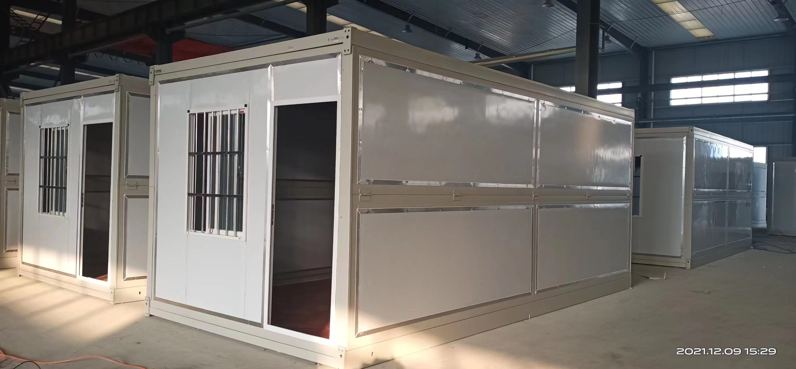Container house units assembled in the Jiashanghe workshop