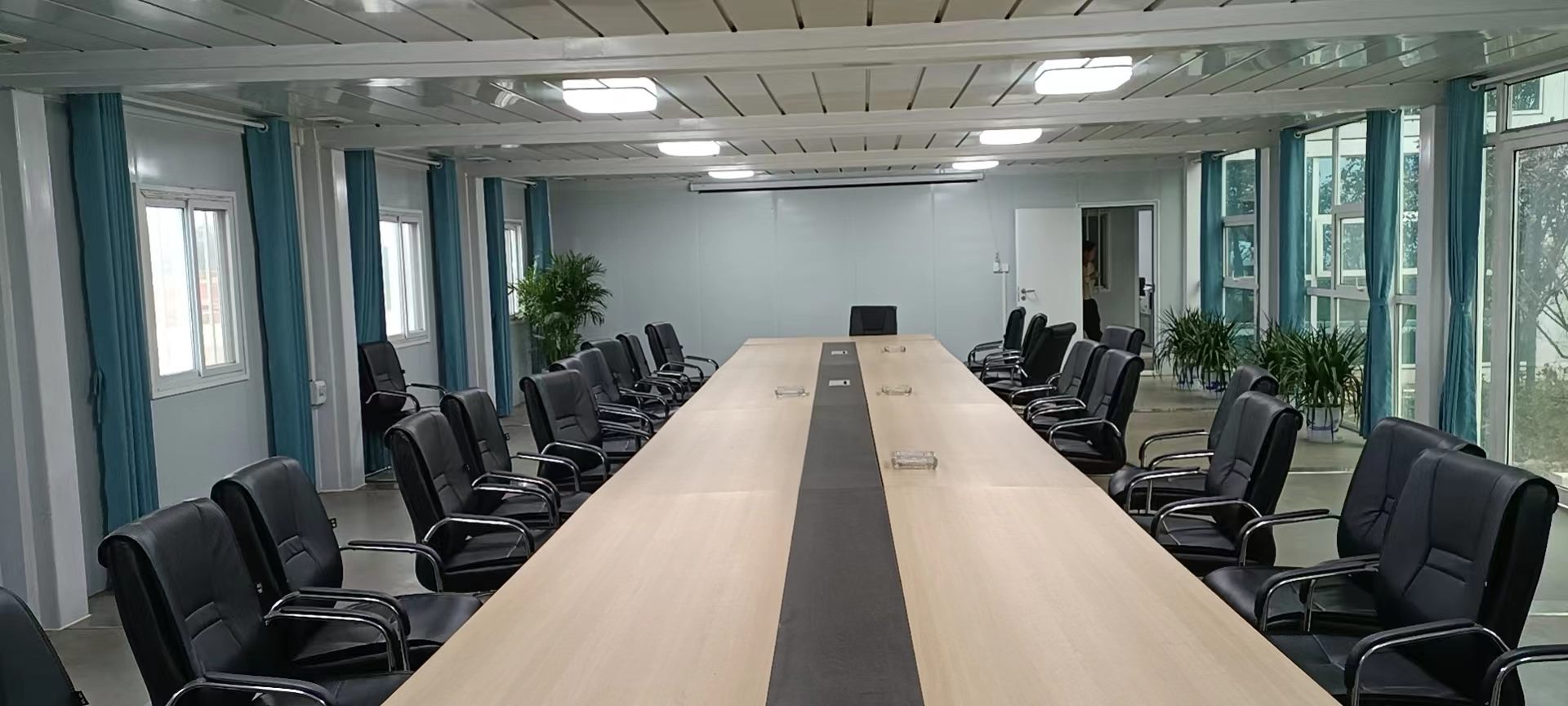 Furnished modular meeting room