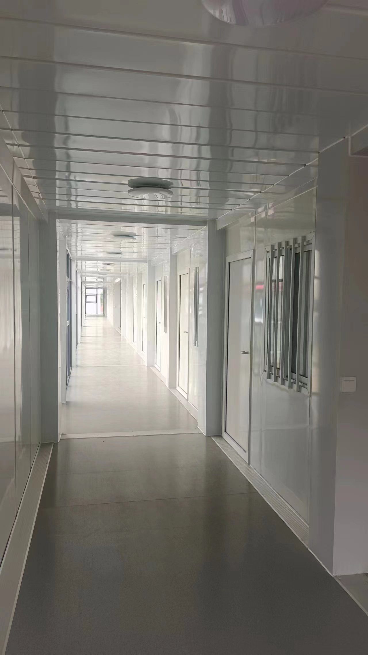 Internal staircase and landing in a two-level modular building